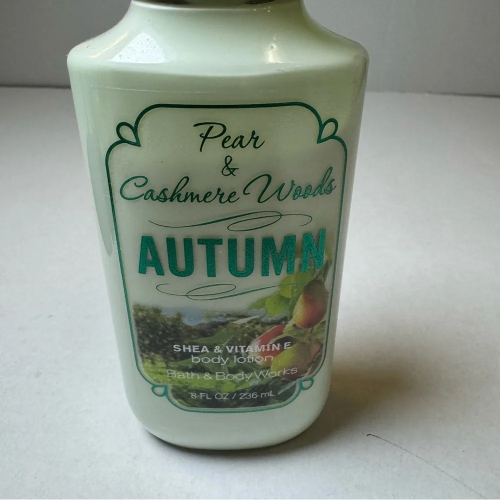 BATH & BODY WORKS Autumn Pear & Cashmere Woods Body Lotion